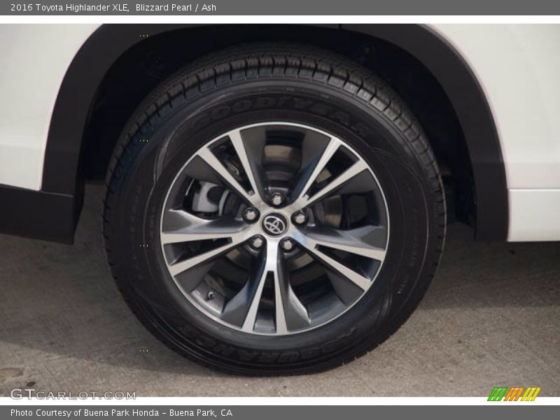 Blizzard Pearl / Ash 2016 Toyota Highlander XLE