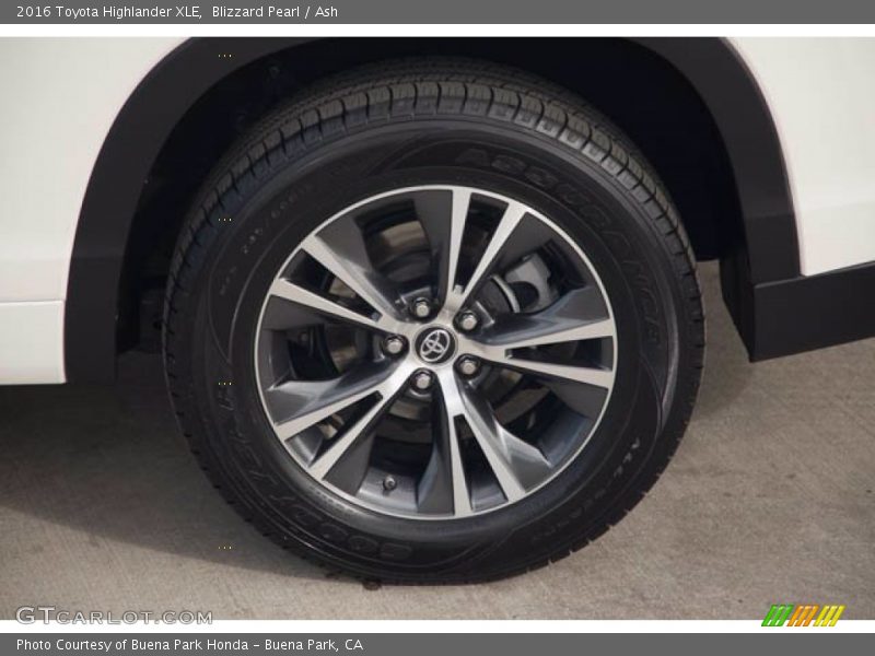 Blizzard Pearl / Ash 2016 Toyota Highlander XLE
