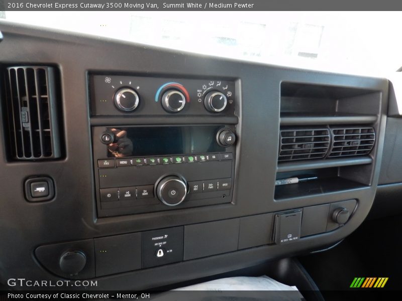 Summit White / Medium Pewter 2016 Chevrolet Express Cutaway 3500 Moving Van