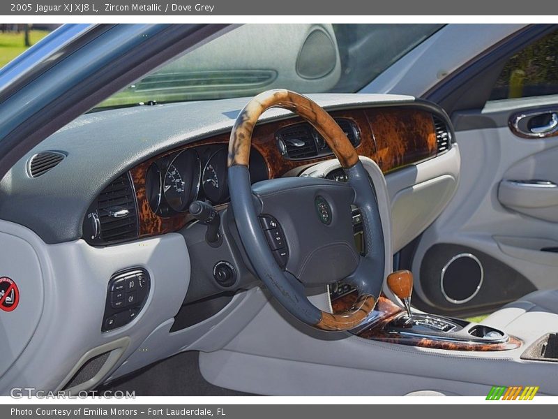 Zircon Metallic / Dove Grey 2005 Jaguar XJ XJ8 L