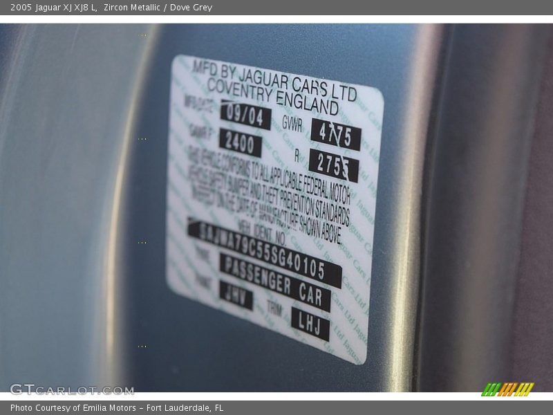 Zircon Metallic / Dove Grey 2005 Jaguar XJ XJ8 L