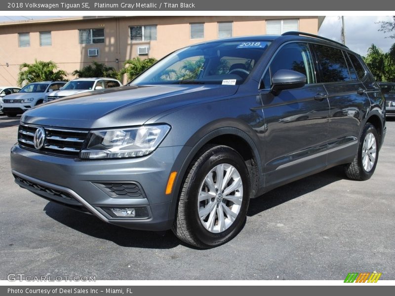 Front 3/4 View of 2018 Tiguan SE