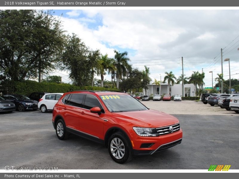 Habanero Orange Metallic / Storm Gray 2018 Volkswagen Tiguan SE