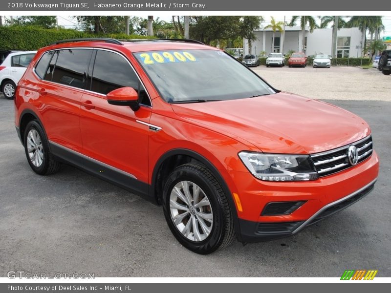 Front 3/4 View of 2018 Tiguan SE