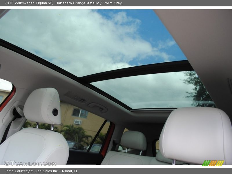 Habanero Orange Metallic / Storm Gray 2018 Volkswagen Tiguan SE