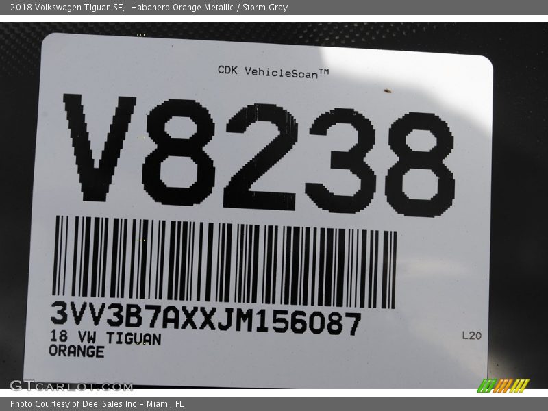 Habanero Orange Metallic / Storm Gray 2018 Volkswagen Tiguan SE