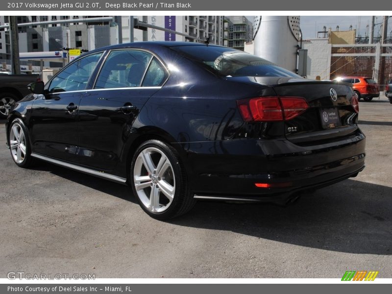 Deep Black Pearl / Titan Black 2017 Volkswagen Jetta GLI 2.0T
