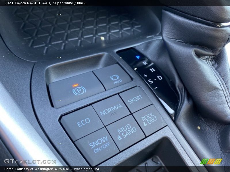 Super White / Black 2021 Toyota RAV4 LE AWD