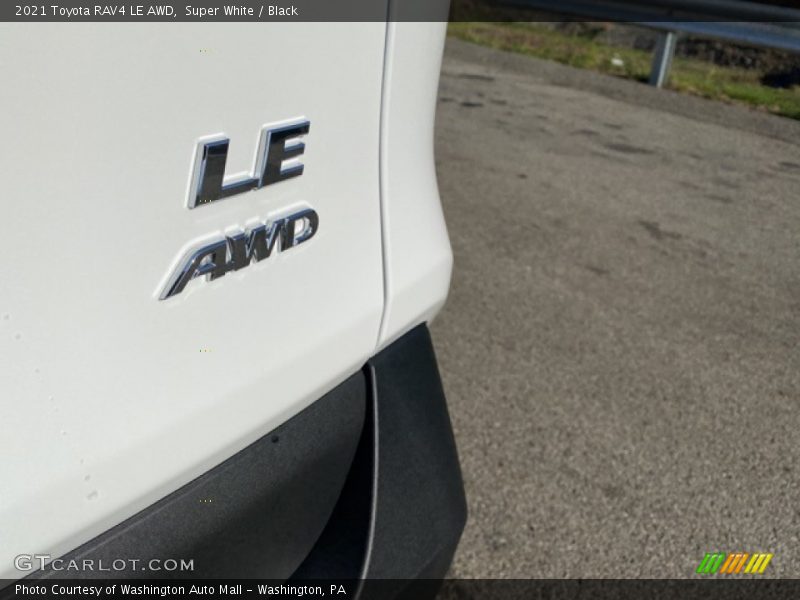 Super White / Black 2021 Toyota RAV4 LE AWD