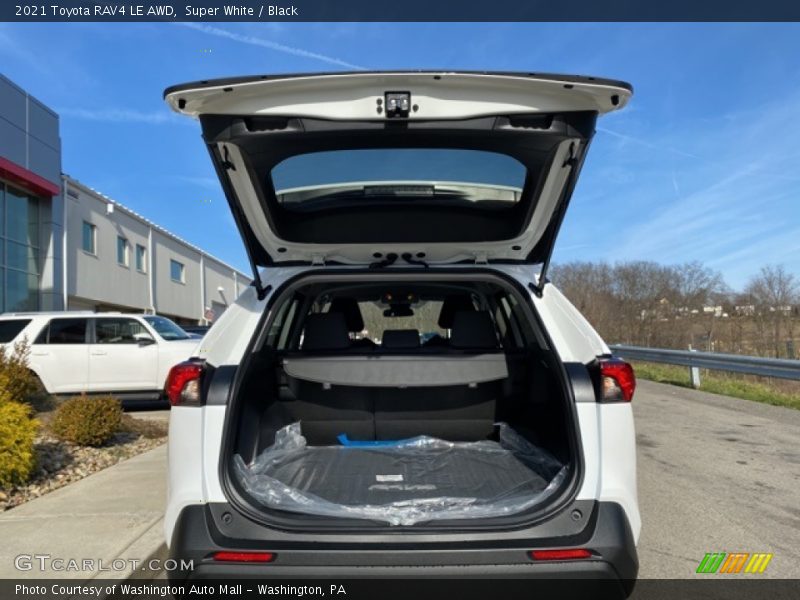 Super White / Black 2021 Toyota RAV4 LE AWD
