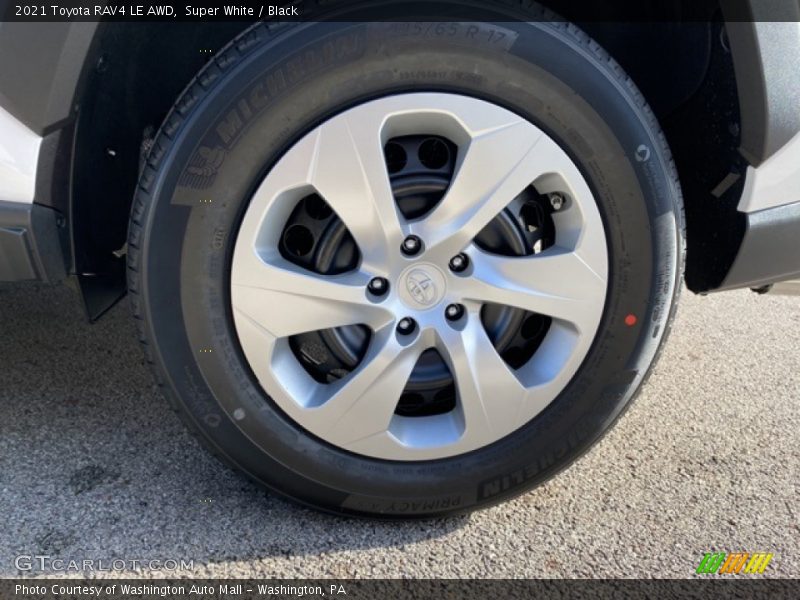 Super White / Black 2021 Toyota RAV4 LE AWD