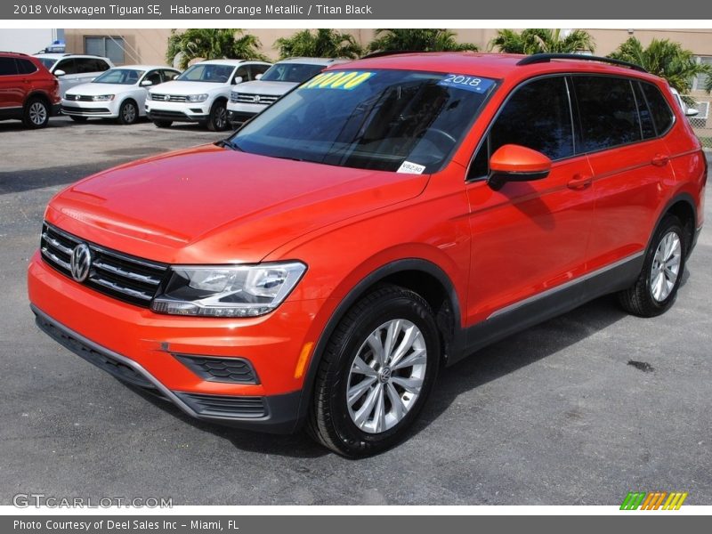 Habanero Orange Metallic / Titan Black 2018 Volkswagen Tiguan SE