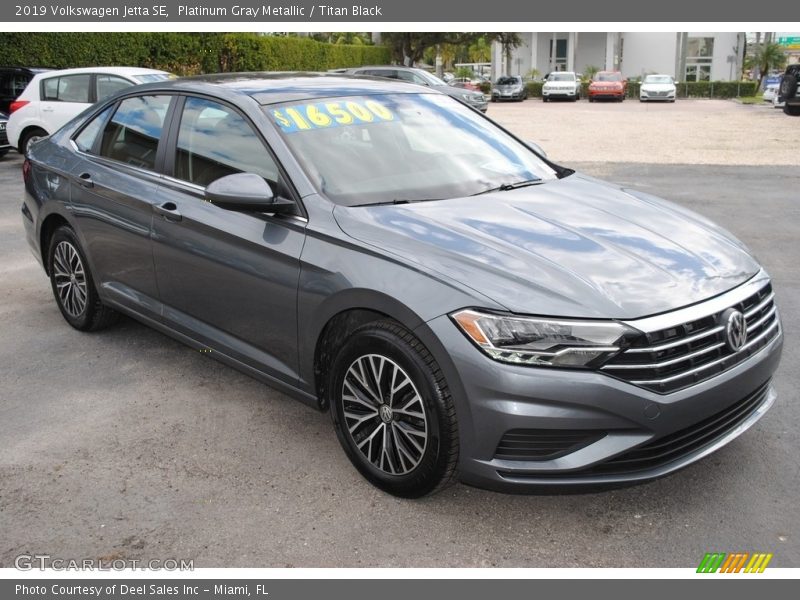 Platinum Gray Metallic / Titan Black 2019 Volkswagen Jetta SE
