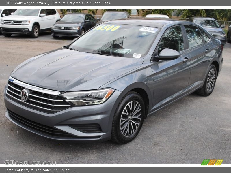 Platinum Gray Metallic / Titan Black 2019 Volkswagen Jetta SE