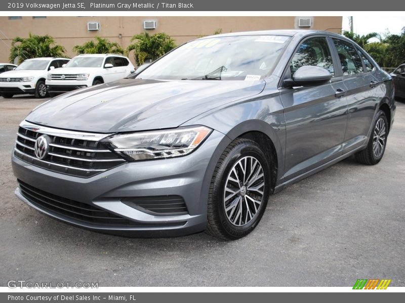 Platinum Gray Metallic / Titan Black 2019 Volkswagen Jetta SE