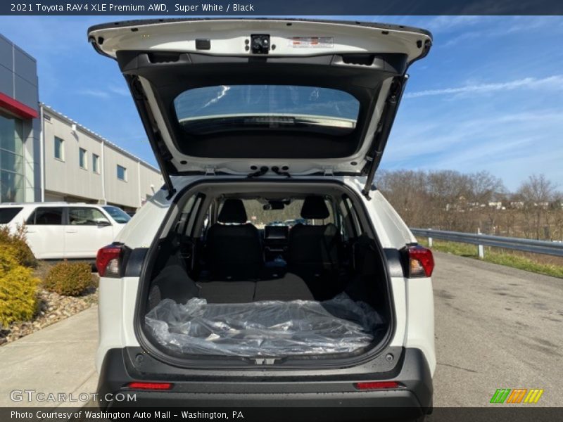 Super White / Black 2021 Toyota RAV4 XLE Premium AWD