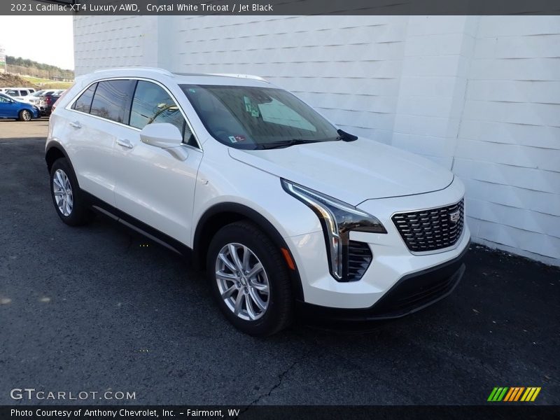 Front 3/4 View of 2021 XT4 Luxury AWD
