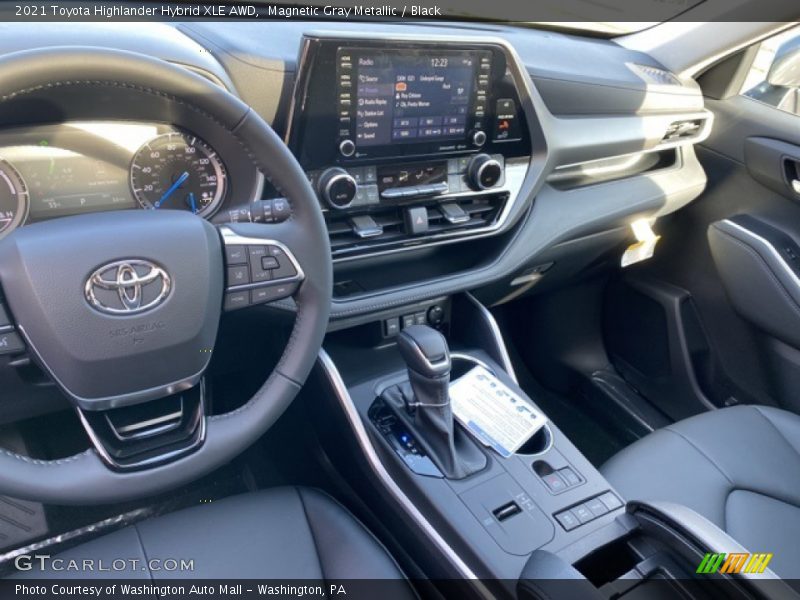Magnetic Gray Metallic / Black 2021 Toyota Highlander Hybrid XLE AWD