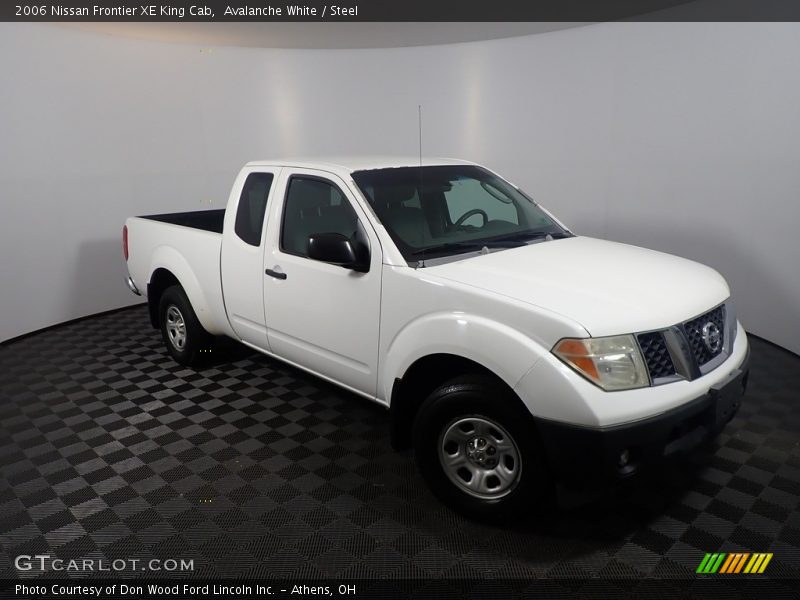 Avalanche White / Steel 2006 Nissan Frontier XE King Cab