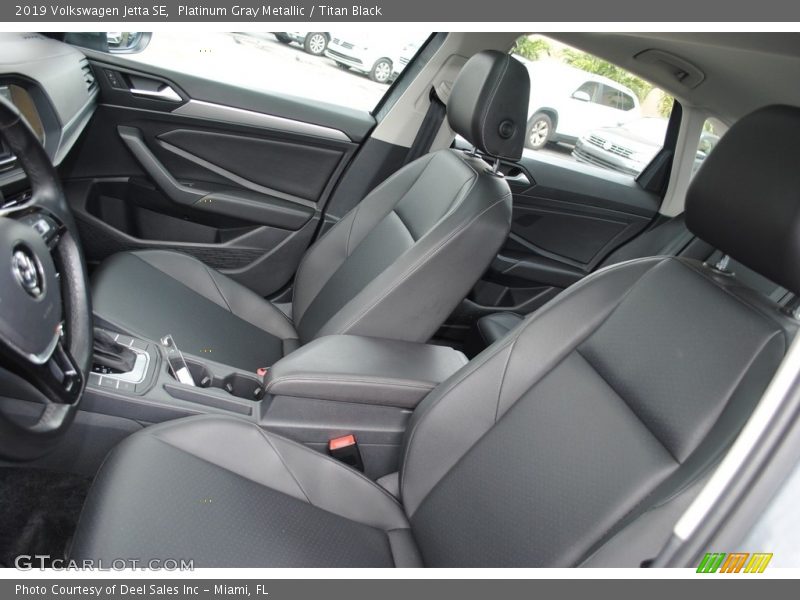 Platinum Gray Metallic / Titan Black 2019 Volkswagen Jetta SE