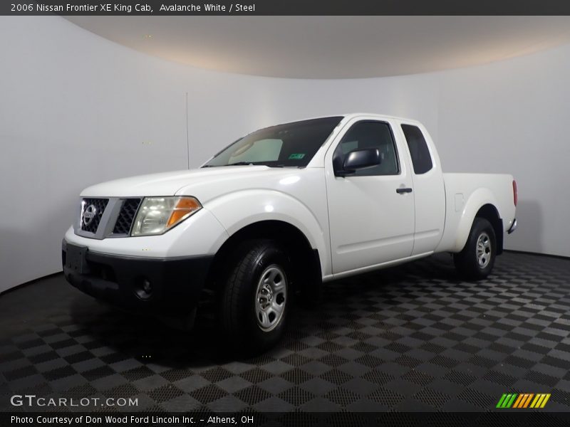 Avalanche White / Steel 2006 Nissan Frontier XE King Cab