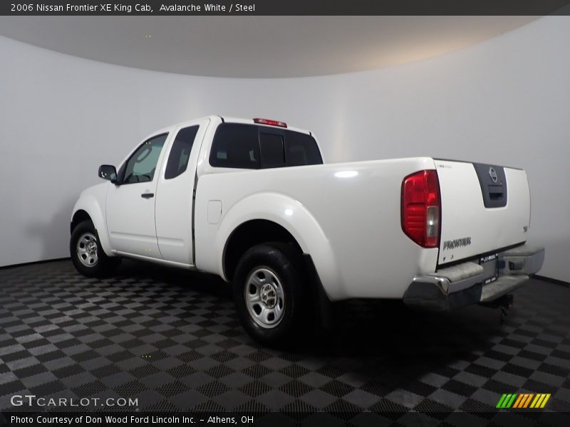 Avalanche White / Steel 2006 Nissan Frontier XE King Cab