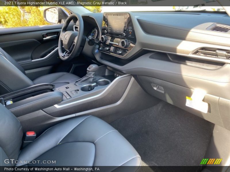 Magnetic Gray Metallic / Black 2021 Toyota Highlander Hybrid XLE AWD