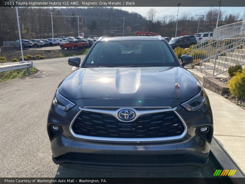 Magnetic Gray Metallic / Black 2021 Toyota Highlander Hybrid XLE AWD