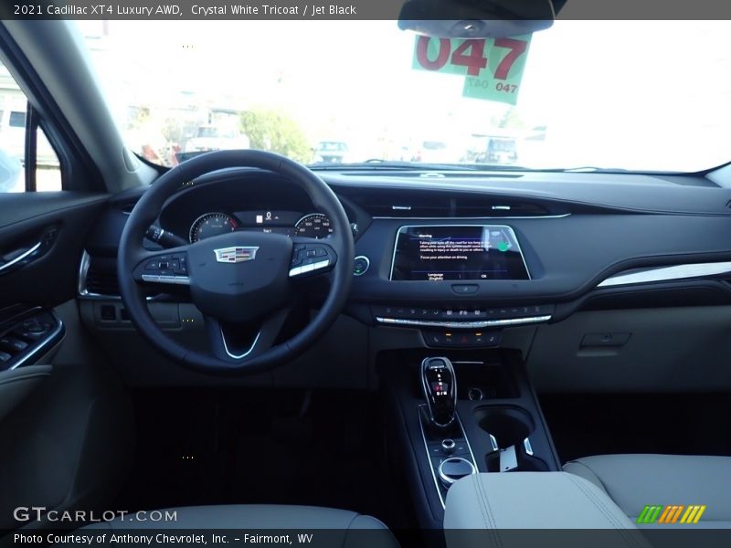 Crystal White Tricoat / Jet Black 2021 Cadillac XT4 Luxury AWD
