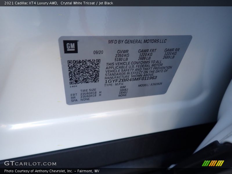 Crystal White Tricoat / Jet Black 2021 Cadillac XT4 Luxury AWD