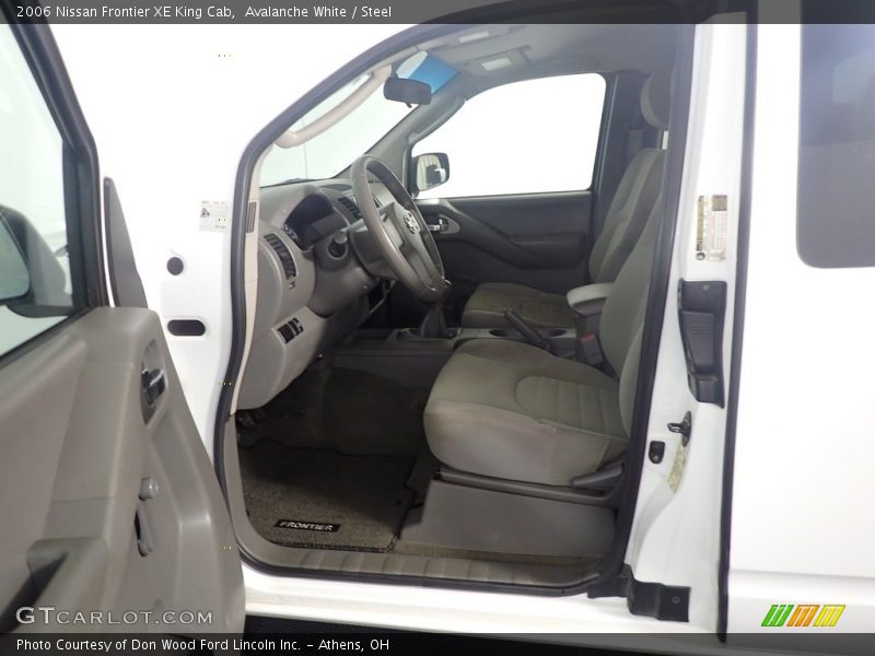 Avalanche White / Steel 2006 Nissan Frontier XE King Cab