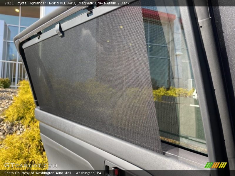 Magnetic Gray Metallic / Black 2021 Toyota Highlander Hybrid XLE AWD