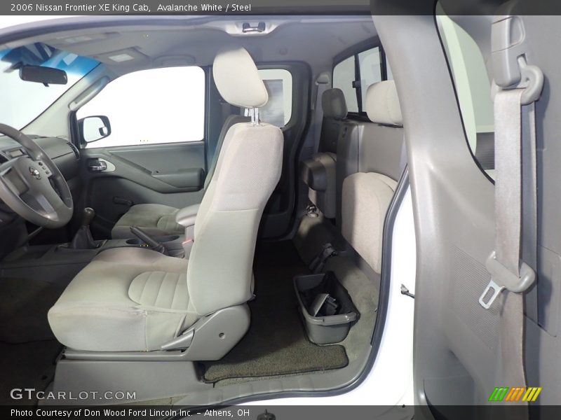 Avalanche White / Steel 2006 Nissan Frontier XE King Cab