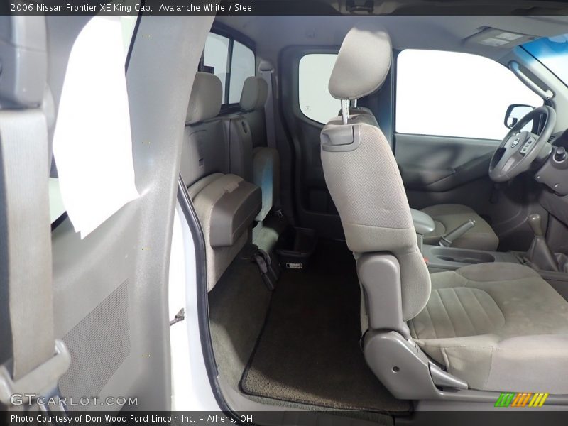 Avalanche White / Steel 2006 Nissan Frontier XE King Cab