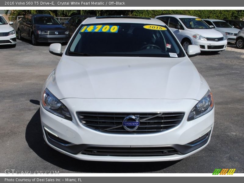 Crystal White Pearl Metallic / Off-Black 2016 Volvo S60 T5 Drive-E