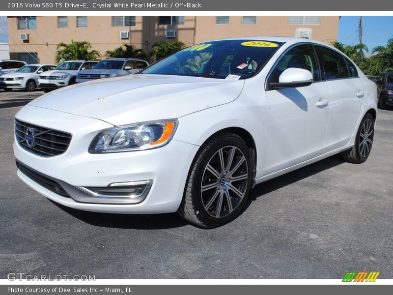 Crystal White Pearl Metallic / Off-Black 2016 Volvo S60 T5 Drive-E