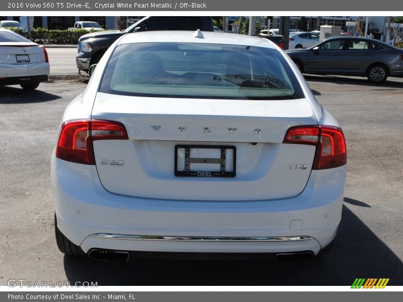 Crystal White Pearl Metallic / Off-Black 2016 Volvo S60 T5 Drive-E