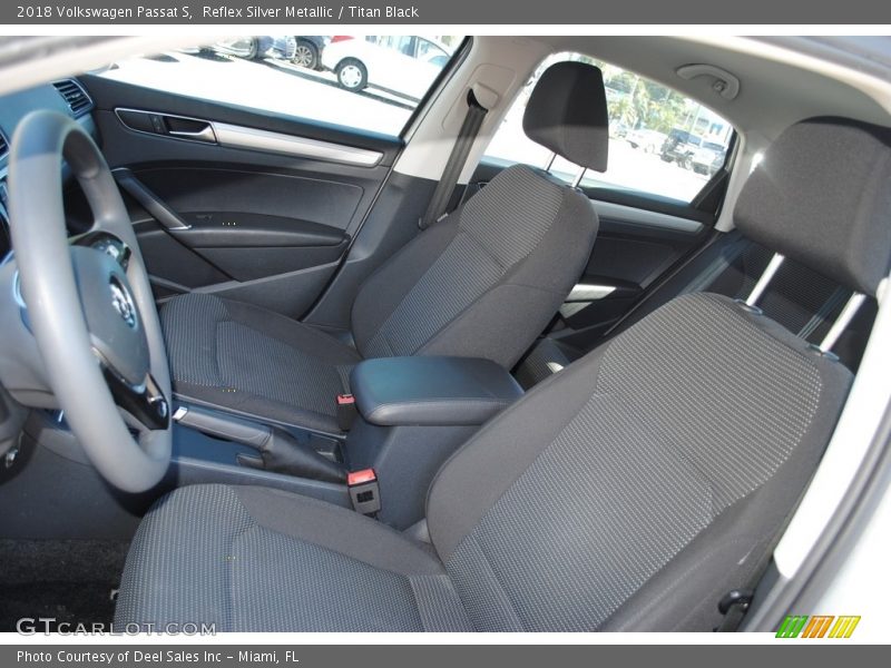 Reflex Silver Metallic / Titan Black 2018 Volkswagen Passat S