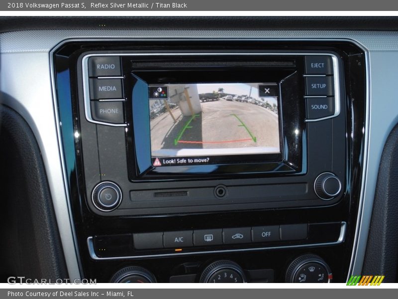 Reflex Silver Metallic / Titan Black 2018 Volkswagen Passat S