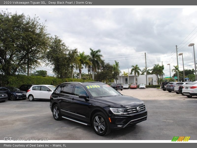 Deep Black Pearl / Storm Gray 2020 Volkswagen Tiguan SEL
