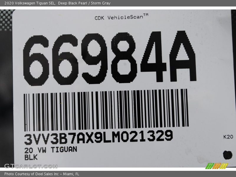 Deep Black Pearl / Storm Gray 2020 Volkswagen Tiguan SEL