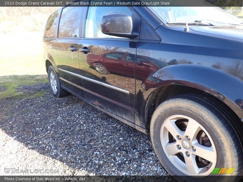Brilliant Black Crystal Pearl / Medium Slate Gray/Light Shale 2010 Dodge Grand Caravan SXT