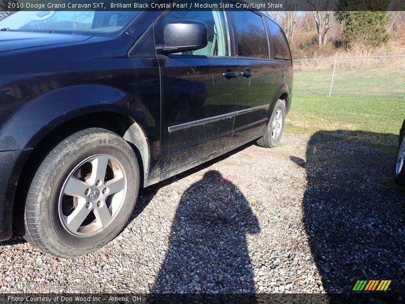 Brilliant Black Crystal Pearl / Medium Slate Gray/Light Shale 2010 Dodge Grand Caravan SXT