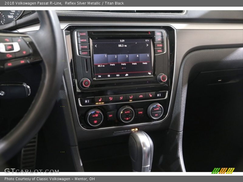Reflex Silver Metallic / Titan Black 2018 Volkswagen Passat R-Line