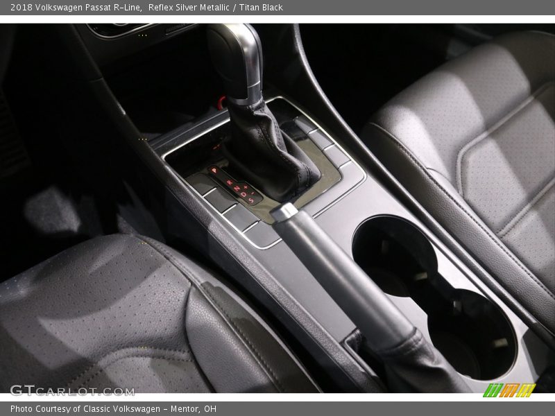 Reflex Silver Metallic / Titan Black 2018 Volkswagen Passat R-Line