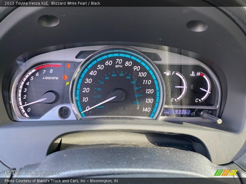 Blizzard White Pearl / Black 2013 Toyota Venza XLE