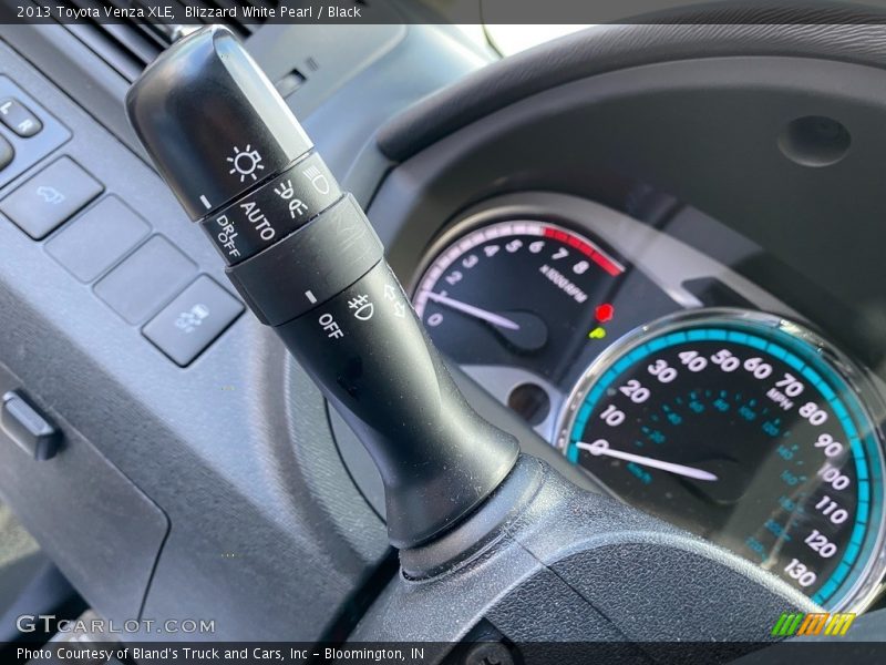 Blizzard White Pearl / Black 2013 Toyota Venza XLE