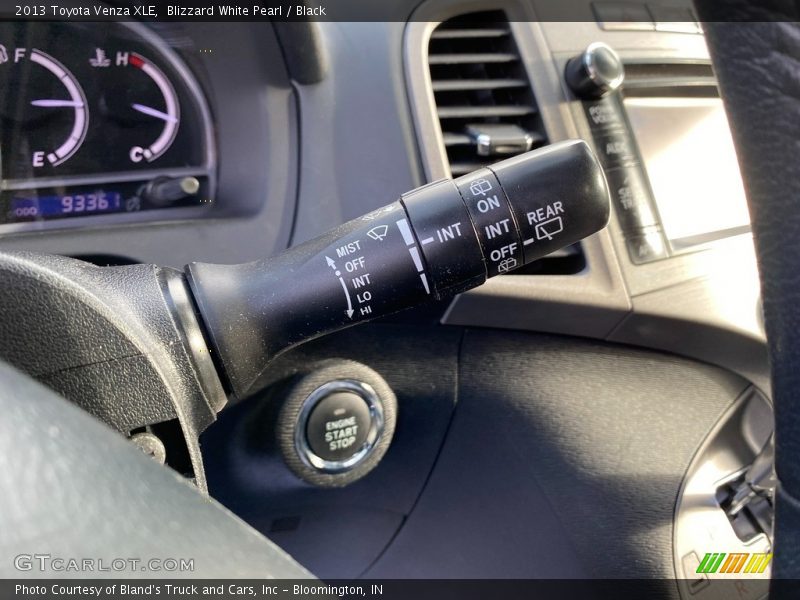 Blizzard White Pearl / Black 2013 Toyota Venza XLE