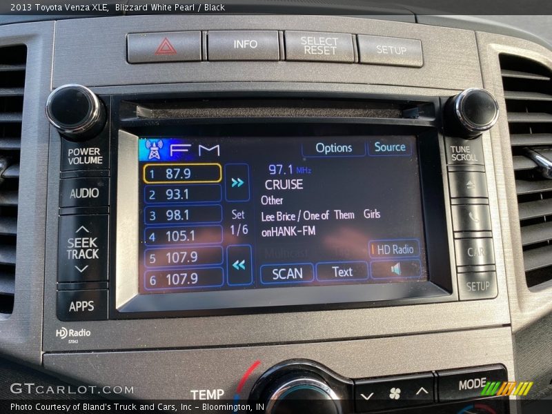 Blizzard White Pearl / Black 2013 Toyota Venza XLE