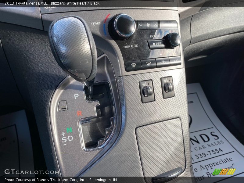 Blizzard White Pearl / Black 2013 Toyota Venza XLE